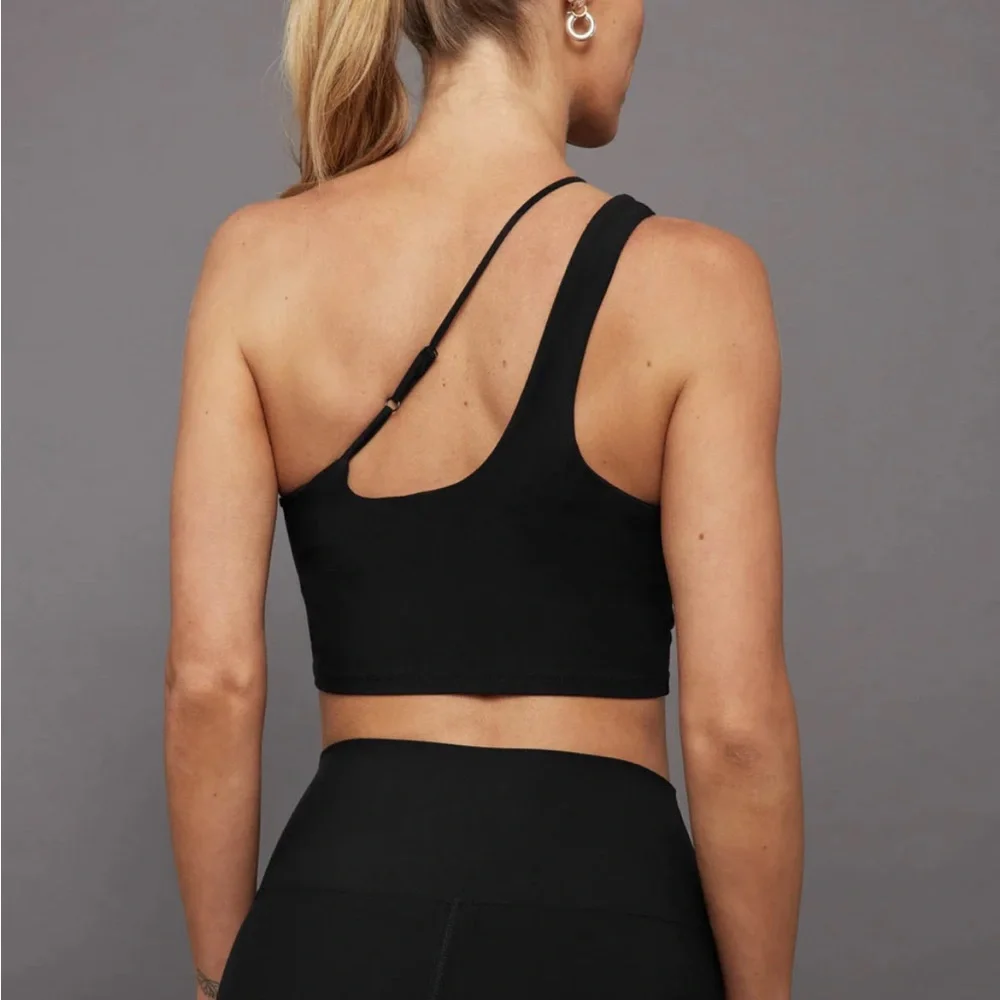 CARBON38 One‎ Shoulder Convertible Bra Top in Melt medium black
